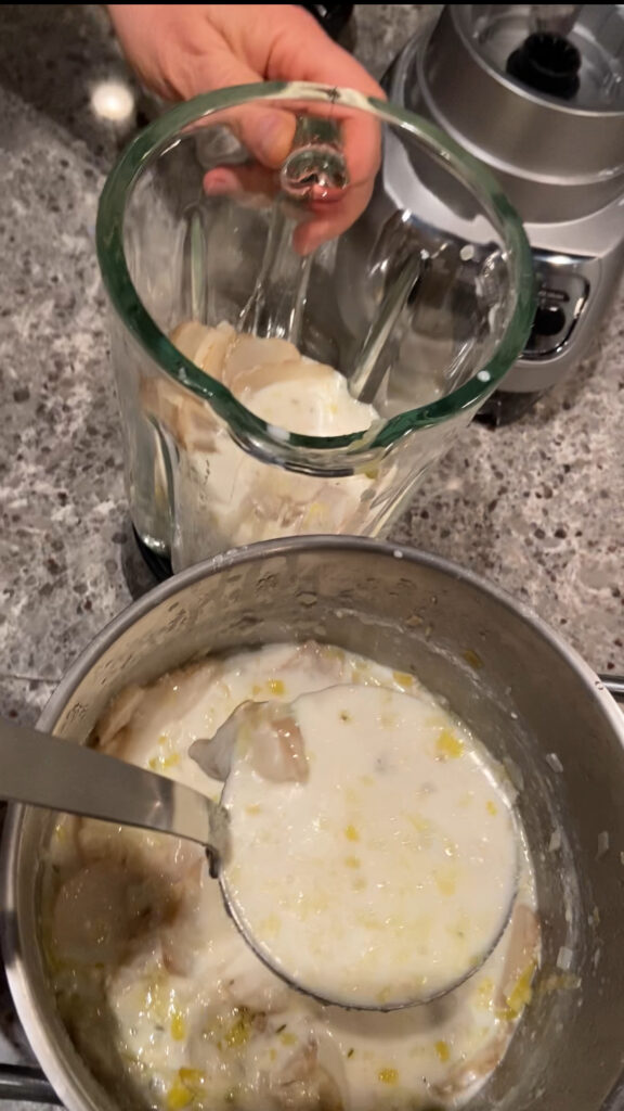 Blend cooked Jerusalem artichoke soup 